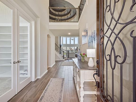 3rd image of 12801 Flora Manor Drive