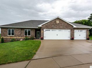 6505 Kingsley Ct, Dubuque, IA 52003