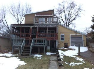 5118 N Leeside St, McHenry, IL 60050