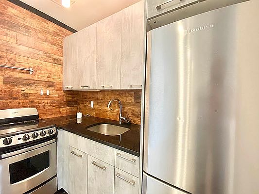 3rd image of 1185 Gates Ave #2B