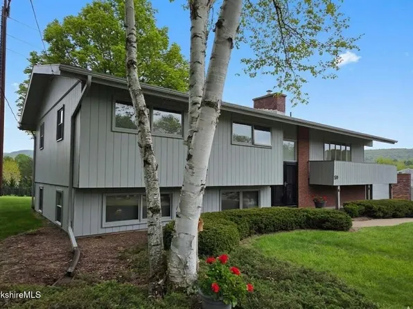 59 Joan Dr, Pittsfield, MA 01201