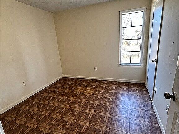 5th image of 4499 Villawood Dr