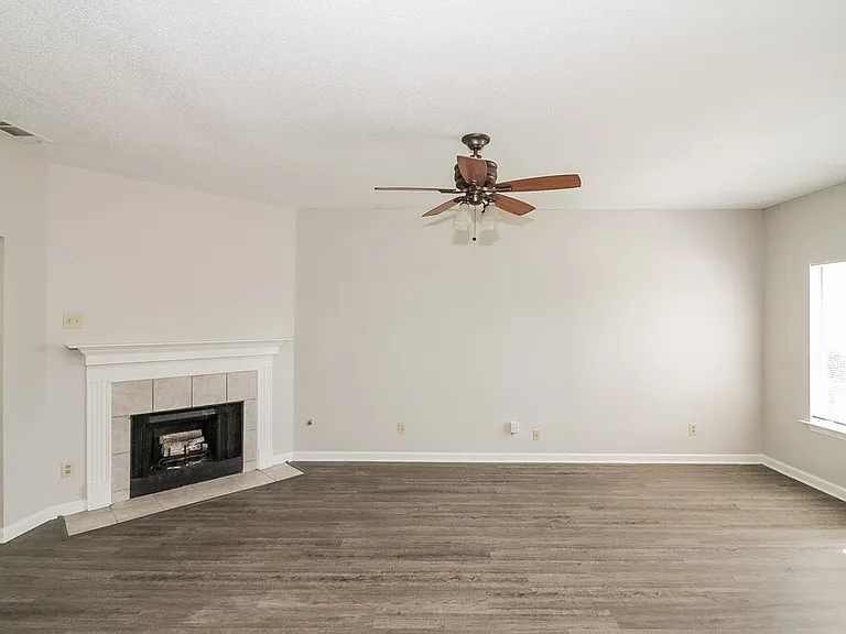 7899 Brady Creek Cv — Photo 6
