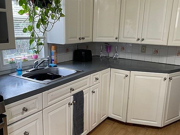 2nd image of 133 Waltham St