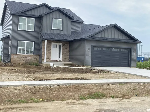 1731 Spartan Dr, Chatham, IL 62629