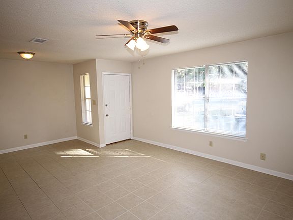 4th image of 5849 Penny Ave #A