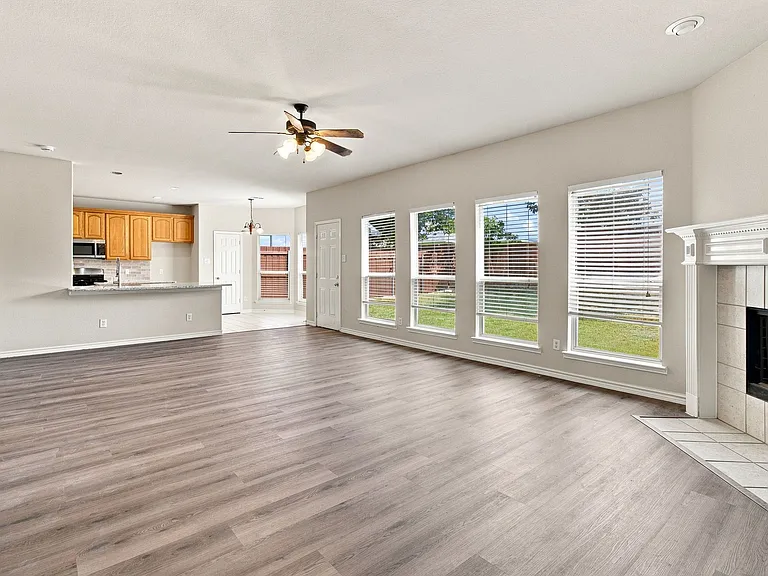 8009 Riverwalk Trl — Photo 27