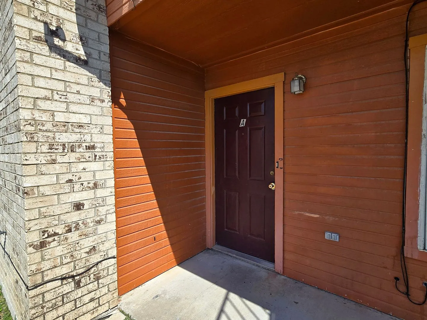 1007 Circle M Dr — Photo 2