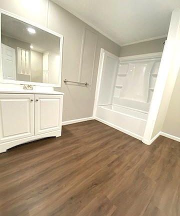 5th image of 2541 Parkview Ave