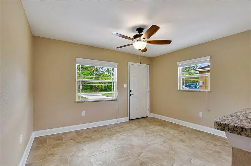 2 bed, 800 sqft, $1,200 — Photo 2