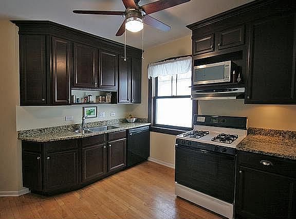 3rd image of 2437 W Pensacola Ave