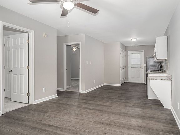 3rd image of 111 N Wheeless Dr #K
