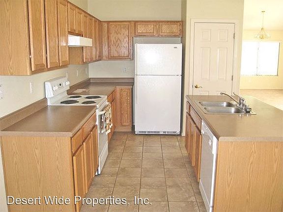 5th image of 1524 S 159th Ave