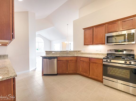 3rd image of 602 Schumann St #29-D
