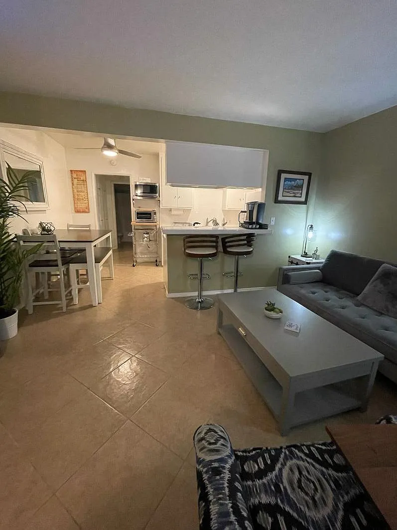 1 bed, 580 sqft, $2,400 — Photo 1