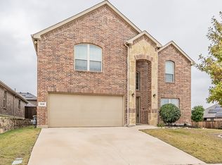 9041 Bronze Meadow Dr, Fort Worth, TX 76131