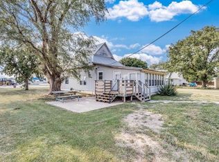 528 S Ohio St, Mount Hope, KS 67108