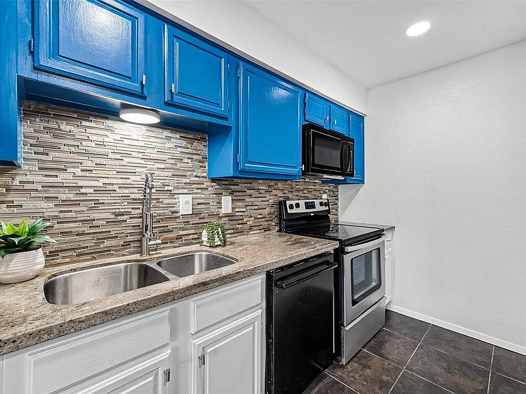 7932 Grow Ln — Photo 11