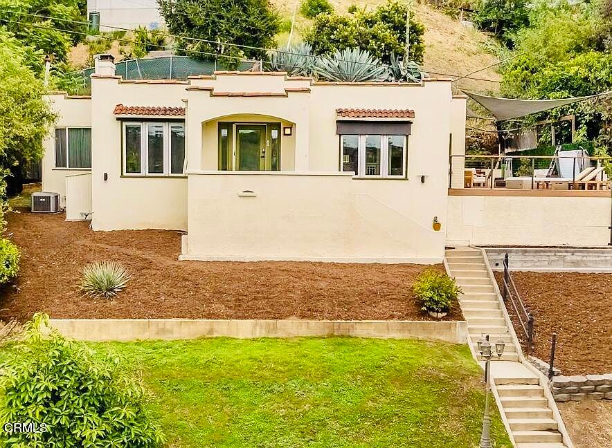 1st image of 3928 Berenice Ave