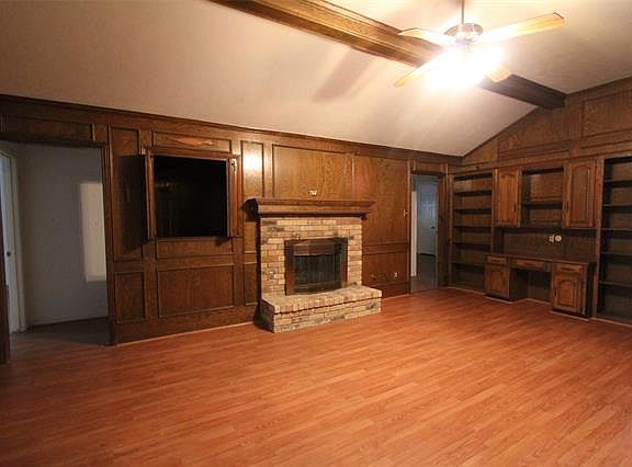 4th image of 1104 Grassmere Dr