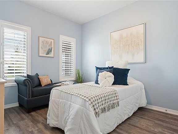 5th image of 410 Queen St S #20