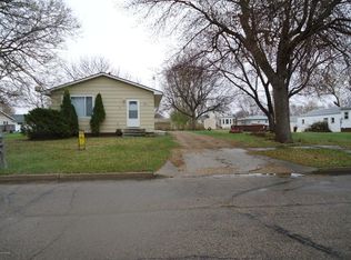 704 4th St SE, Barnesville, MN 56514