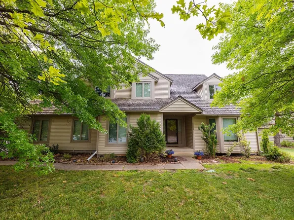 8223 E Greenbriar Ct, Wichita, KS 67226
