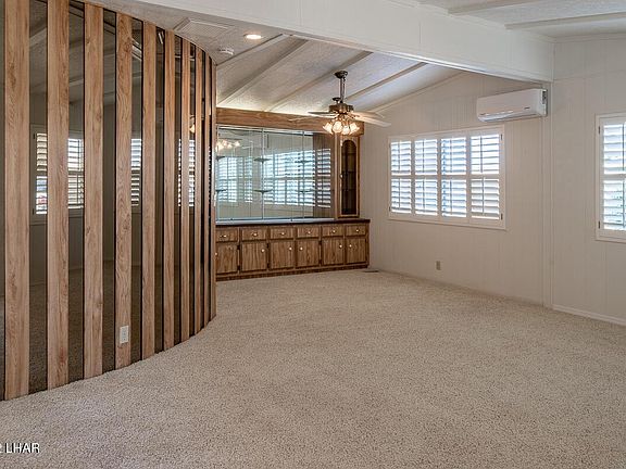 5th image of 405 E Riverfront Dr