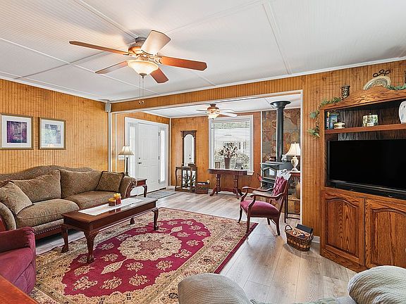 4th image of 139 McIntosh Ave