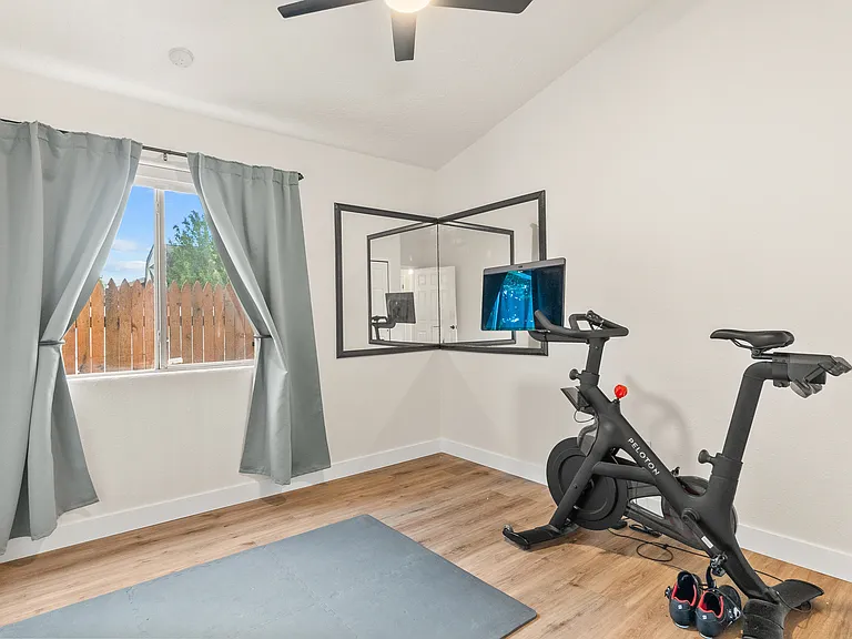 3853 Benjamin Davis Dr — Photo 15