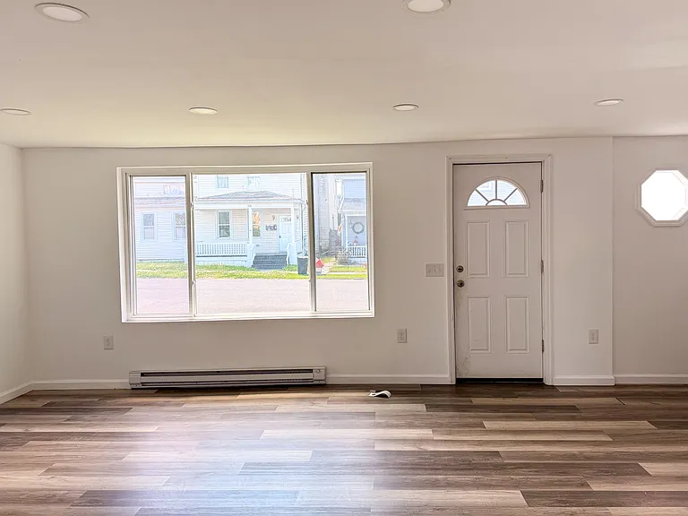 305 Willow St — Photo 14