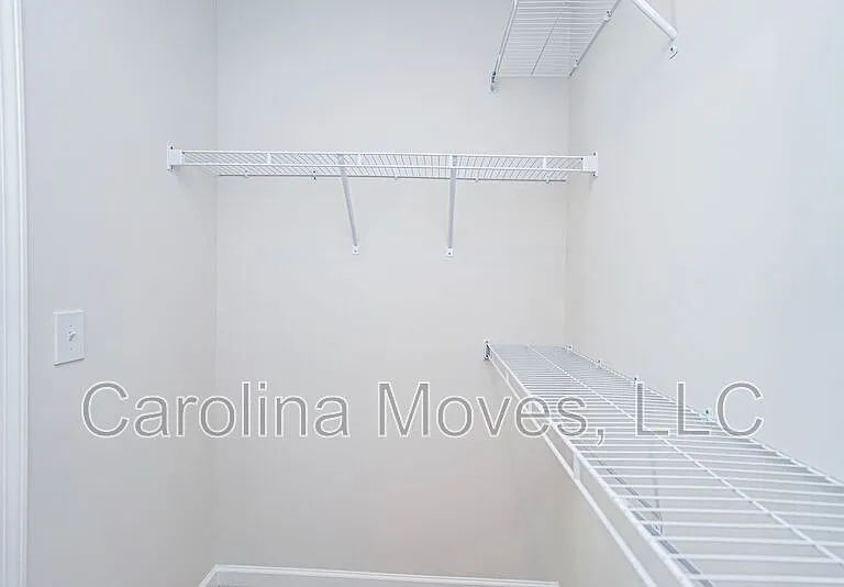 400 Chinchilla Dr — Photo 17