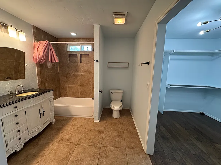 Upstairs Bathroom & Closet