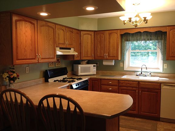 3rd image of 320 Arbor Vitae Drive