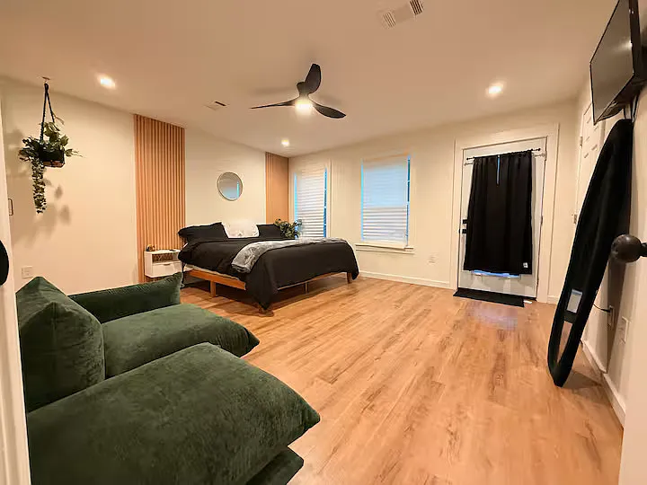 913 W La Rua St