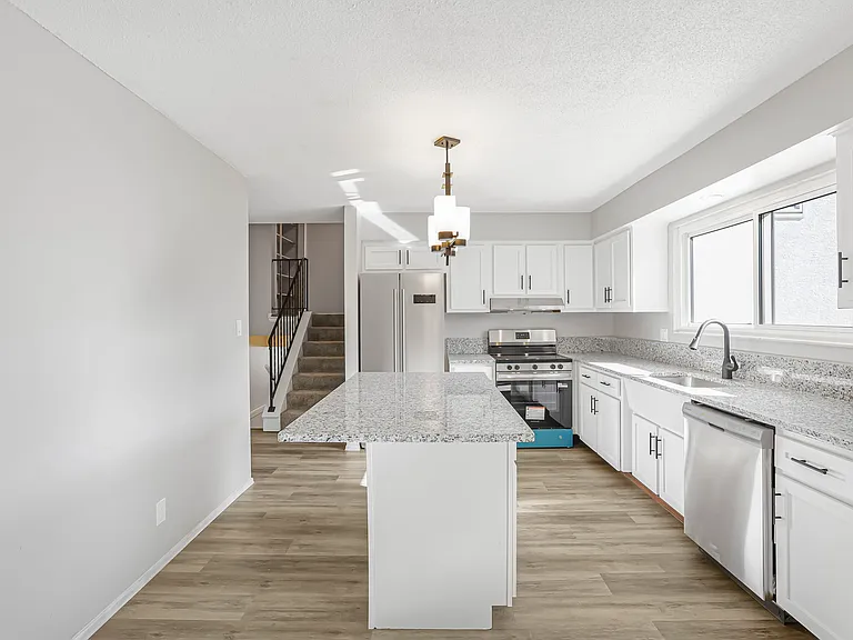 552 Allview Ct — Photo 11