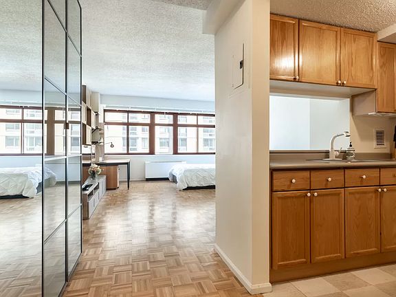 3rd image of 4-74 48th Ave APT 4K