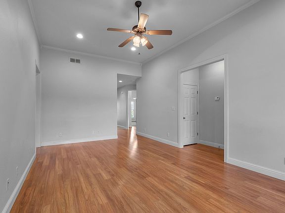 4th image of 2807 Lynwood Hills Dr