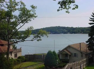 6 Lakeland Dr, Hopatcong, NJ 07843