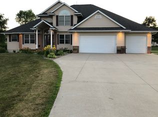 5050 Schwiebert Dr, Walker, IA 52352