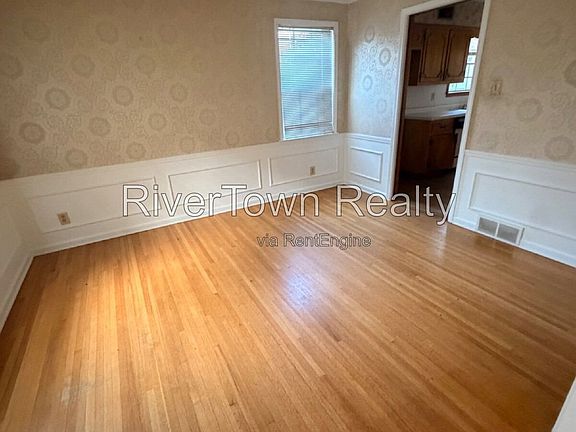 4th image of 1306 Hester Rd