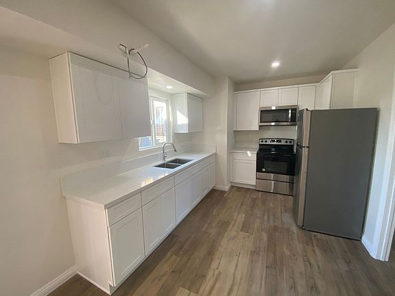 4th image of 1765 Los Feliz Dr