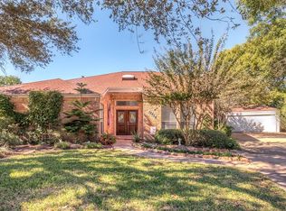 12355 Meadow Lake Dr, Houston, TX 77077