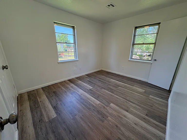 6921 Sears Ter — Photo 12