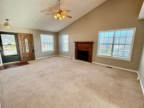 5th image of 221 Short St