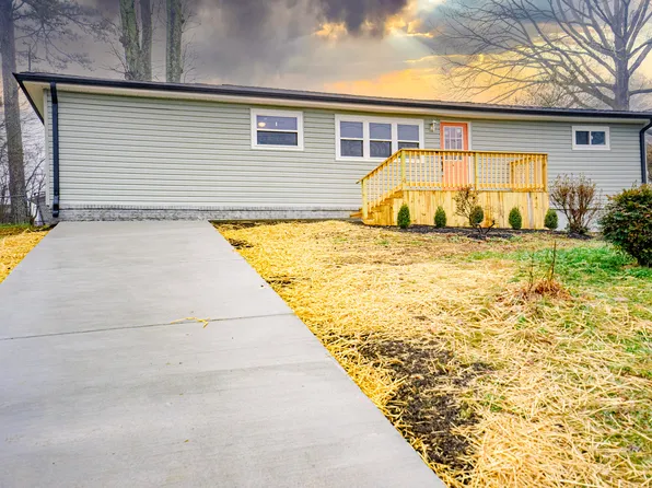 733 Roberta Dr, Rossville, GA 30741