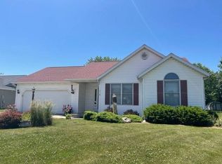 718 Mohawk Dr, Nappanee, IN 46550