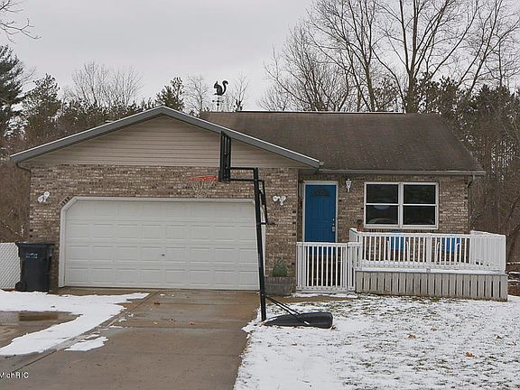 2nd image of 36504 Valley Dr