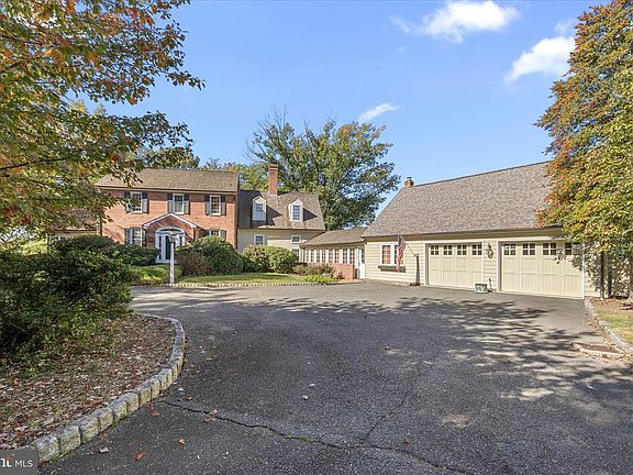 3rd image of 27473 Westpoint Rd