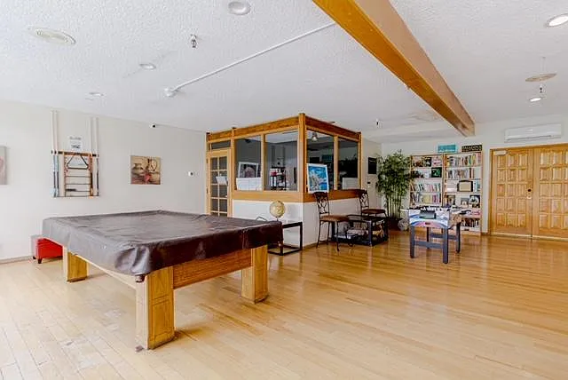 1127 E Del Mar Blvd — Photo 3